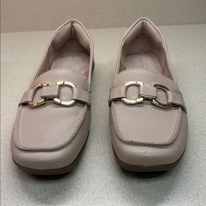 Easy Spirit Loafers. NEVER WORN.